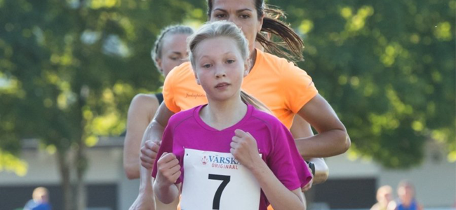 Treener Harry Lemberg hakkas treenima 13-aastast jooksutalenti Luna-Aleksandra Lagodat Treener Harry Lemberg hakkas treenima 13-aastast jooksutalenti Luna-Aleksandra Lagodat
