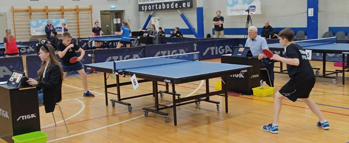 TÜASKi lauatennise noormehed Riga City Council Table Tennis Cupil🏓